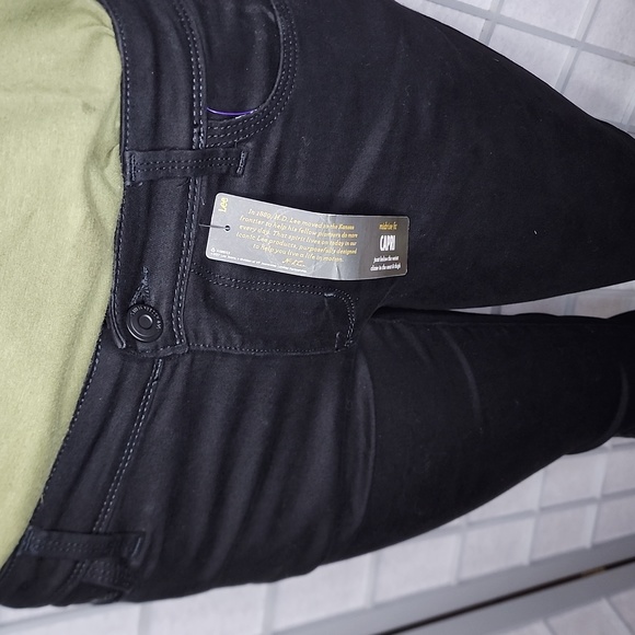 Lee Rider capris - Picture 2 of 9